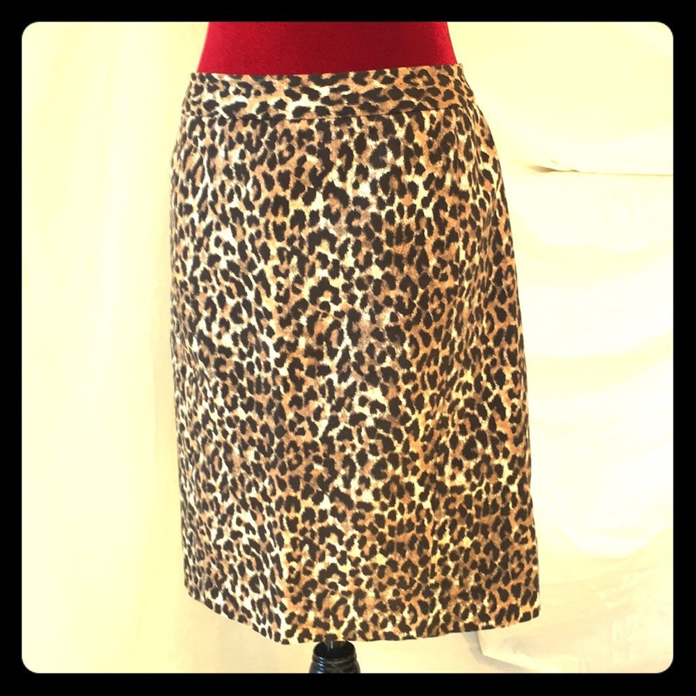 Loft leopard lined midi skirt. Zip back